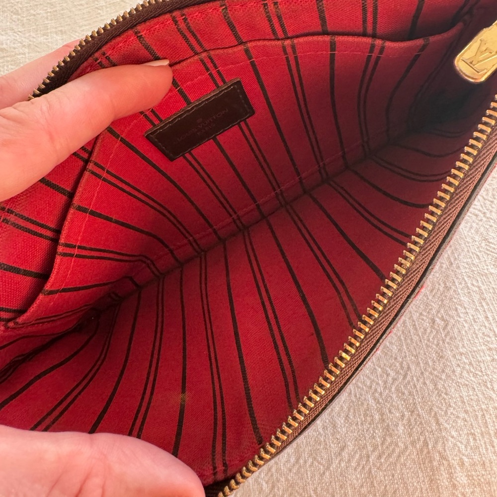Louis Vuitton Damier Ebene Neverfull Pouch - Picture 5 of 7